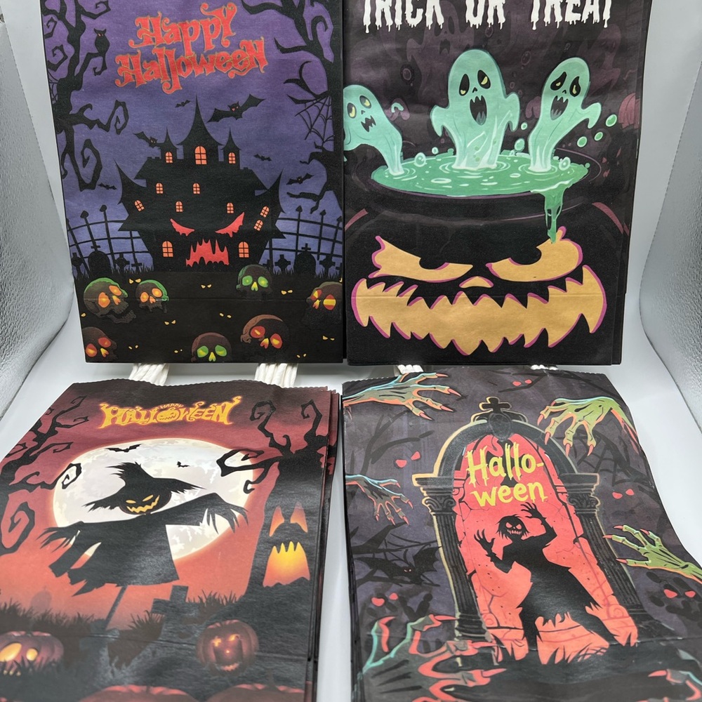 Halloween Trick-or-Treat Bags - Ghosts & Pumpkins 24 Bags, 4 Designs